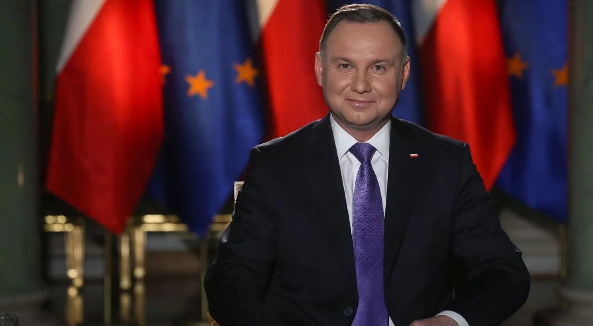 "Z każdą Jego homilią odczuwaliśmy coraz większą jedność". Prezydent o św. Janie Pawle II