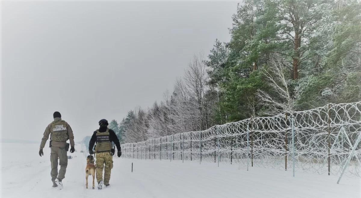 "Białoruskie służby rozsiewają plotki". Stanisław Żaryn pokazał, jak wpływają na migrantów