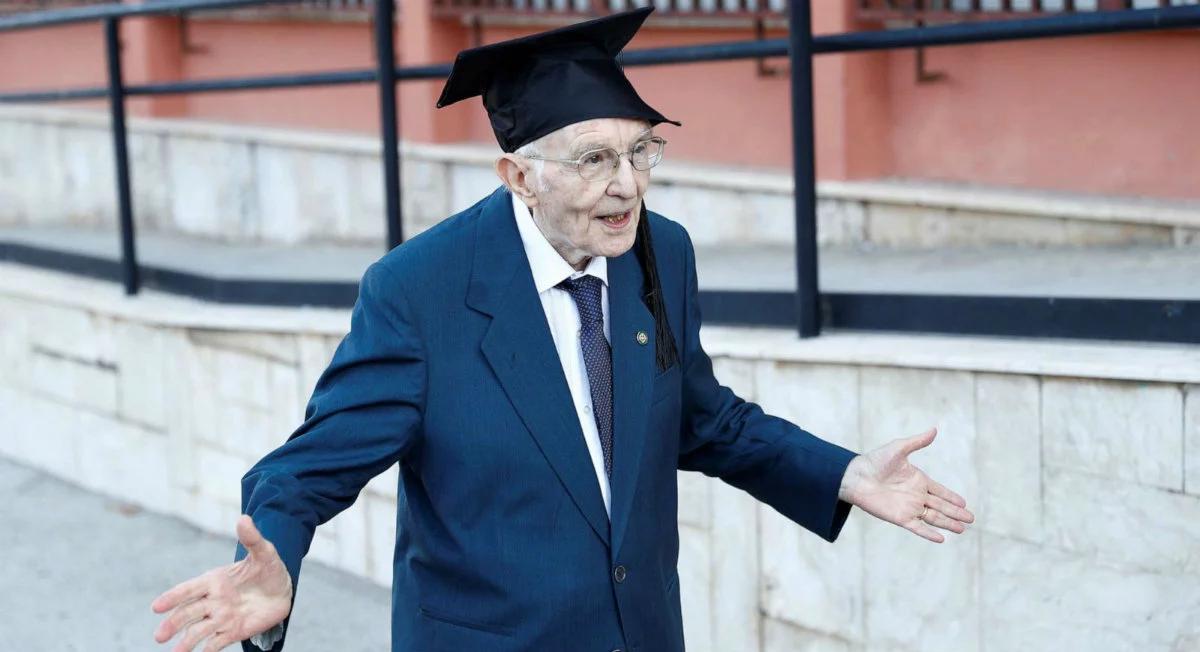 "Pomyślałem: teraz albo nigdy". Ma 96 lat i został najstarszym absolwentem uniwersytetu