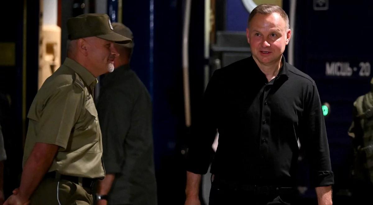 "Naszym obowiązkiem jest dawać wsparcie". Prezydent Andrzej Duda wrócił do Polski po wizycie w Kijowie