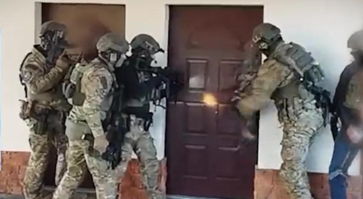 Usypiali i okradali podróżnych. Funkcjonariusze CBŚP rozbili gang złodziei kolejowych