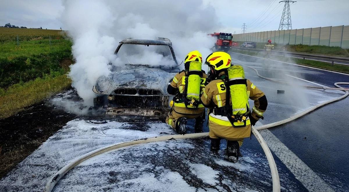 Lubaszcz. Wypadek na DK10. Auto stanęło w płomieniach, dwie osoby nie żyją