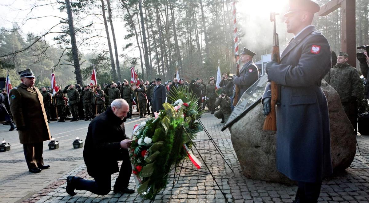 Szef MON: do dziś odczuwamy brak tych, którzy zginęli w katastrofie CASY