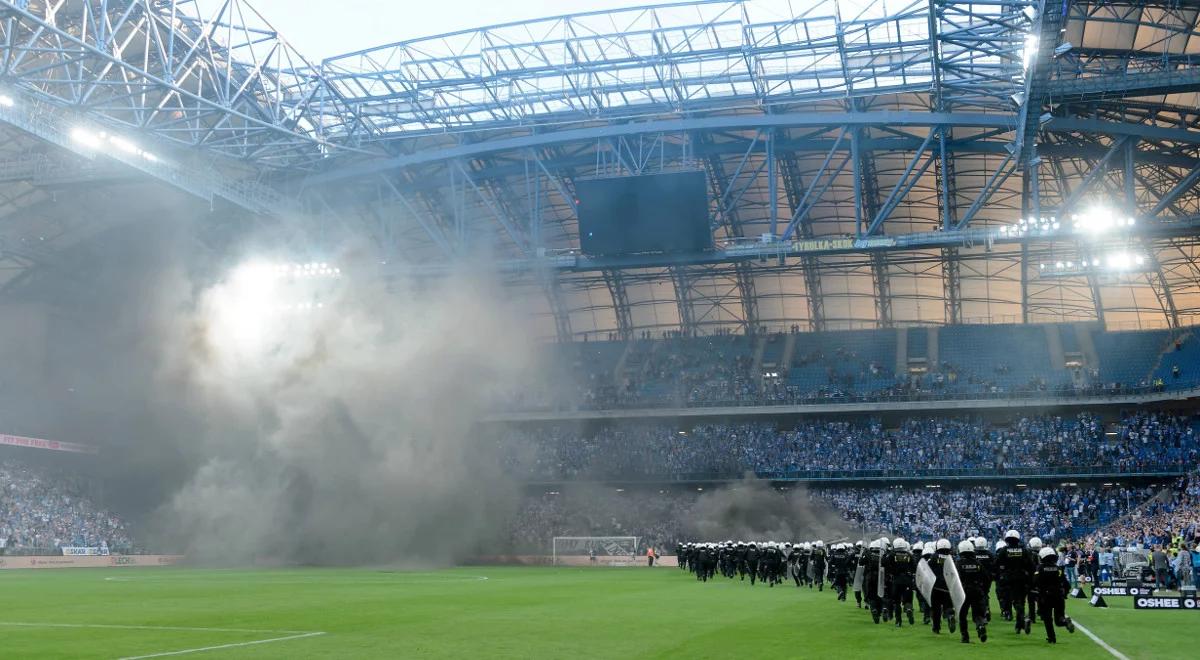 Ekstraklasa: postawiono zarzuty 29 osobom w związku z burdami na meczu Lecha z Legią 