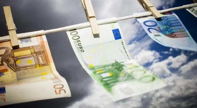 Kredyty w euro coraz tańsze, ale niedostępne