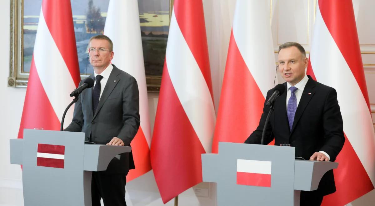 Andrzej Duda spotkał się z prezydentem Rinkeviczsem. "Problem ataków hybrydowych dotyczy i Polski, i Łotwy"