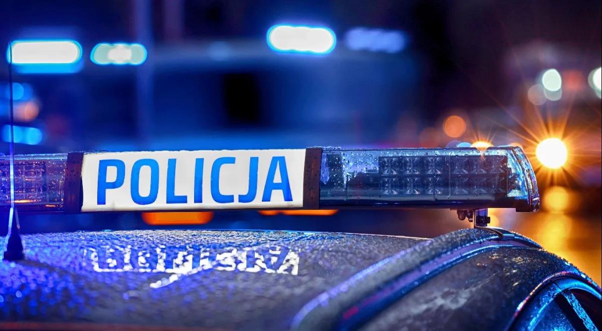 Chwile grozy na S7. Autokar z dziećmi zjechał do rowu