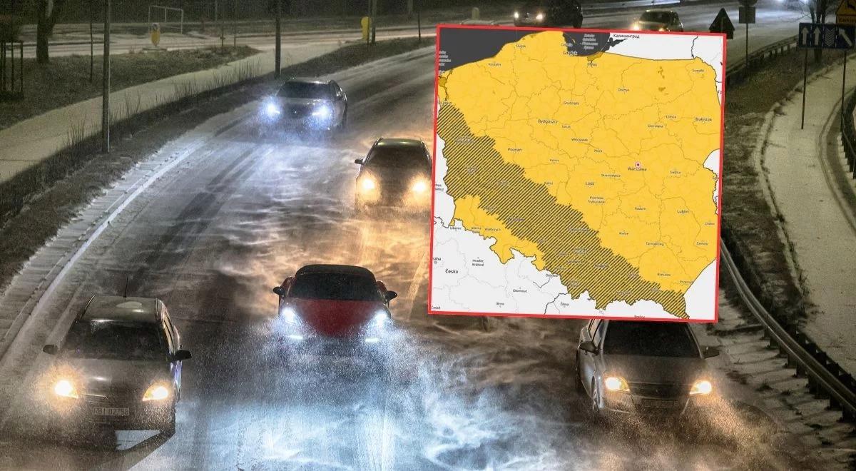 Niebezpieczne warunki na drogach. Cała Polska w alertach