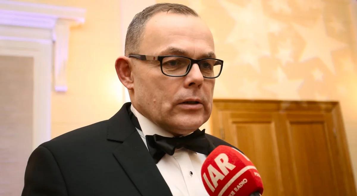 Charytatywny Bal Oficerski Policji: Polskie Radio przekazało zestaw płyt