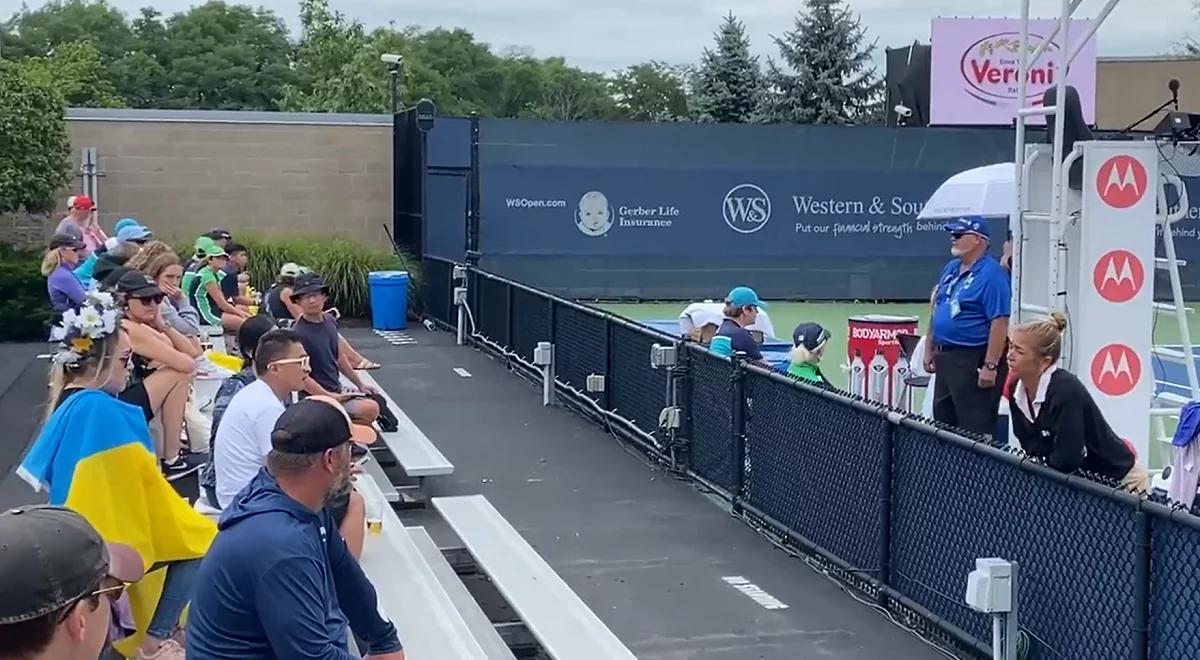 WTA Cincinnati: fanka z flagą Ukrainy wyproszona z trybun. "Niech tylko ATP i WTA spróbują powtórzyć ten krok"