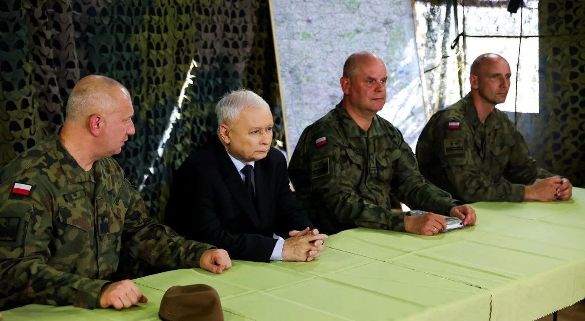 Zakończyła się wspólna odprawa żołnierzy WP, funkcjonariuszy Policji oraz SG. Uczestniczył w niej wicepremier Kaczyński