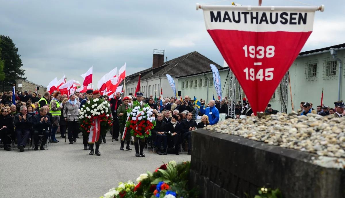 Polska delegacja na obchodach 72. rocznicy wyzwolenia obozu Mauthausen-Gusen