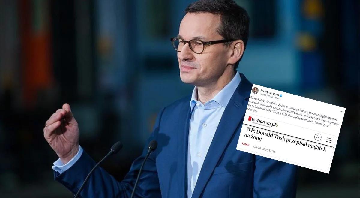 Onet i Tusk uderzają w premiera Morawieckiego. Atak komentują politycy PiS