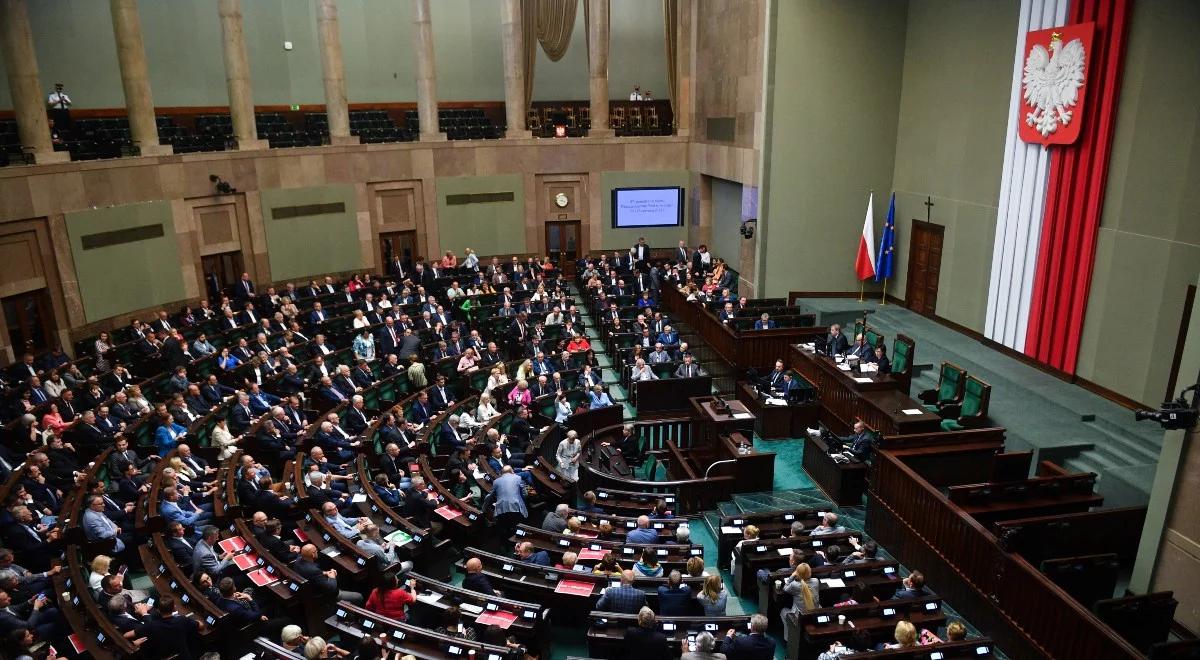 Zjednoczona Prawica z największym poparciem, Kukiz'15 poza Sejmem. Sprawdź najnowszy sondaż