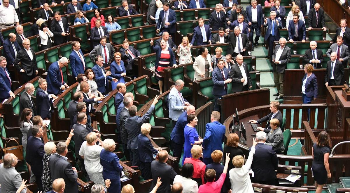 Burzliwa dyskusja w Sejmie ws. projektu ustawy o SN. Rano wznowienie obrad