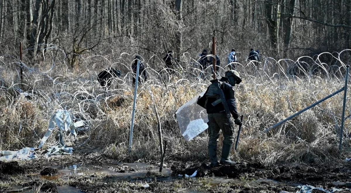 Ataki na polskich żołnierzy. Napięta sytuacja na granicy z Białorusią