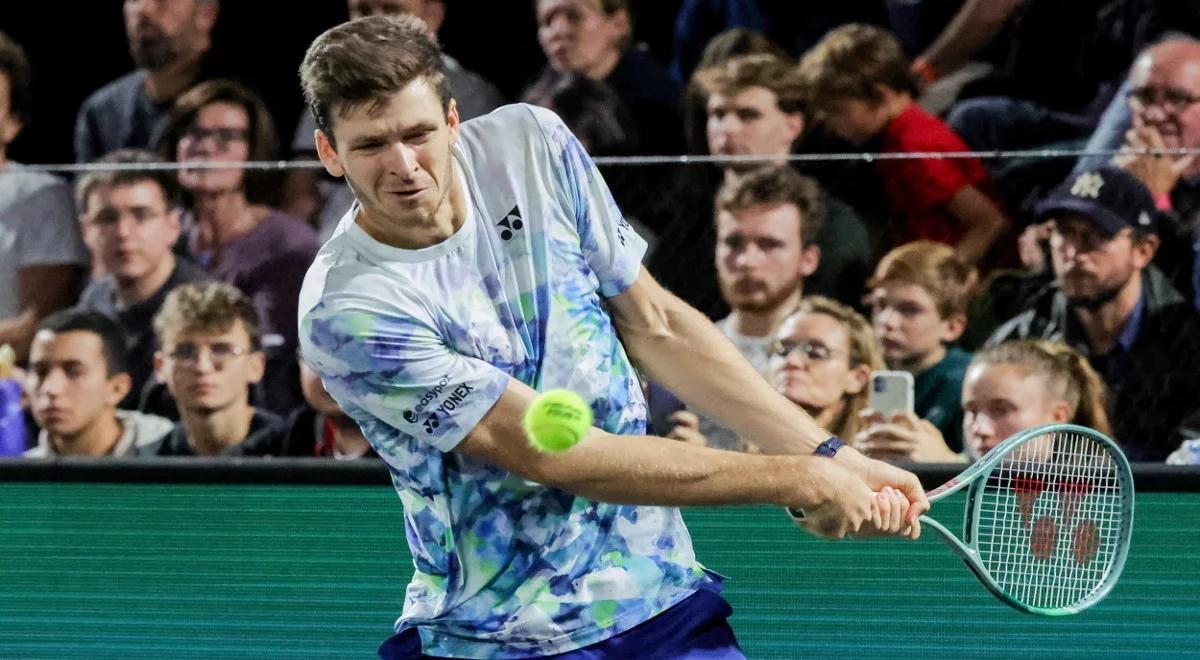 ATP Paryż: Hubert Hurkacz - Sebastian Korda. Zwycięstwo okupione bólem, Polak w 2. rundzie 