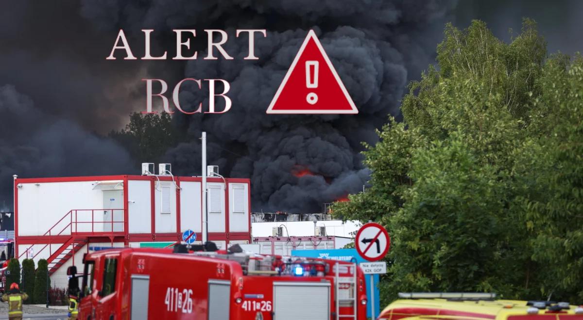 Siemianowice Śląskie. Alert RCB ws. pożaru hali. Ostrzeżono kilka miast