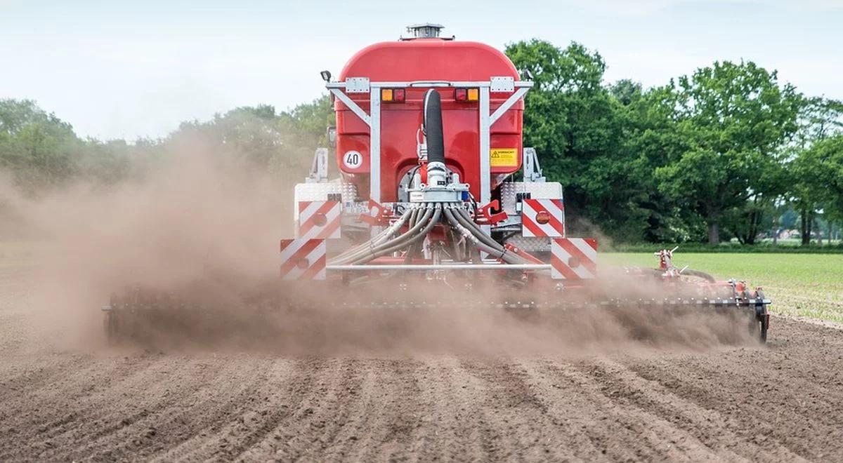 Jak odpowiedzialnie stosować nawozy? Polscy rolnicy muszą dostosować się do nowych wymogów