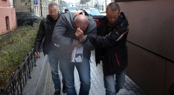 Spowodował milionowe straty sprzedając olej