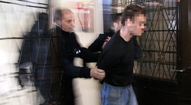 Potrącił policjanta, chciał staranować auto. Wpadł po pościgu