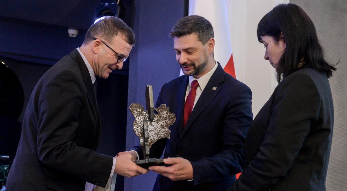 Prof. Tadeusz Wolsza z nagrodą im. Janusza Kurtyki. "To ogromne wyróżnienie, które spotyka mnie po kilku latach pracy"