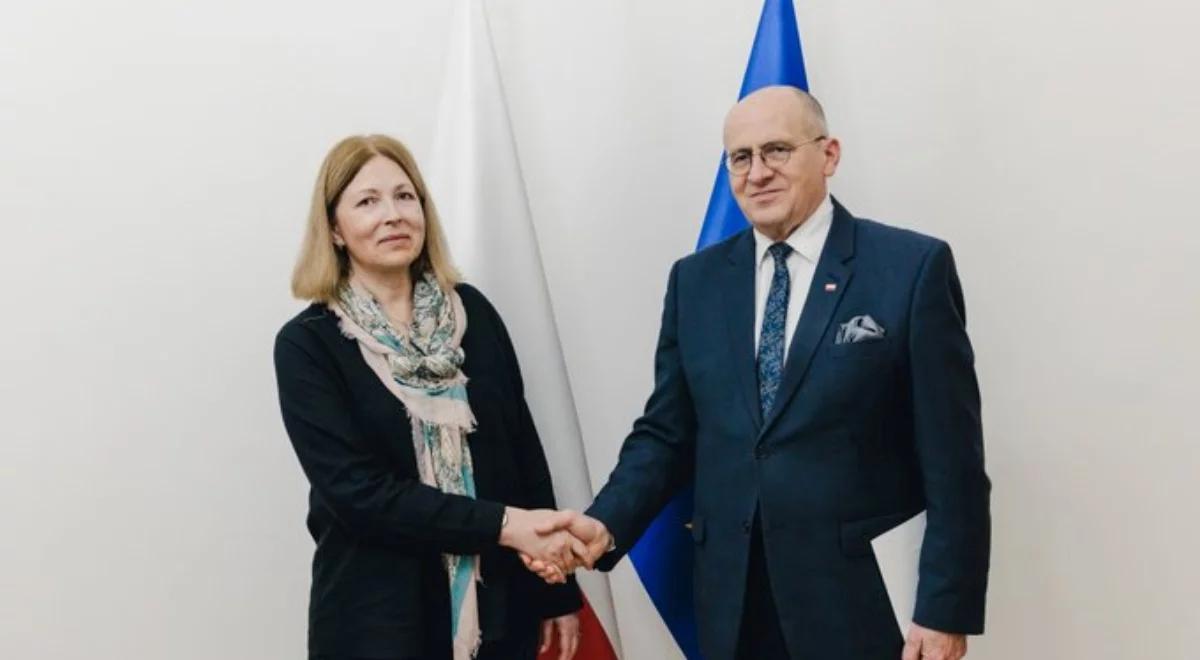 "Sytuacja mojego męża się nie zmieniła". Szef MSZ spotkał się z żoną Alesia Bialackiego