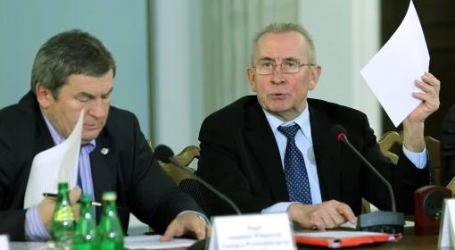 Ostre spięcie w komisji naciskowej