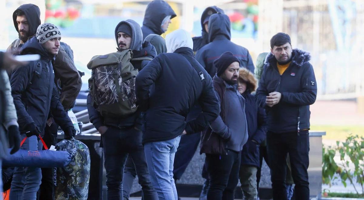Mińsk pełen migrantów. Są w sklepach, parkach, a nawet na placach zabaw