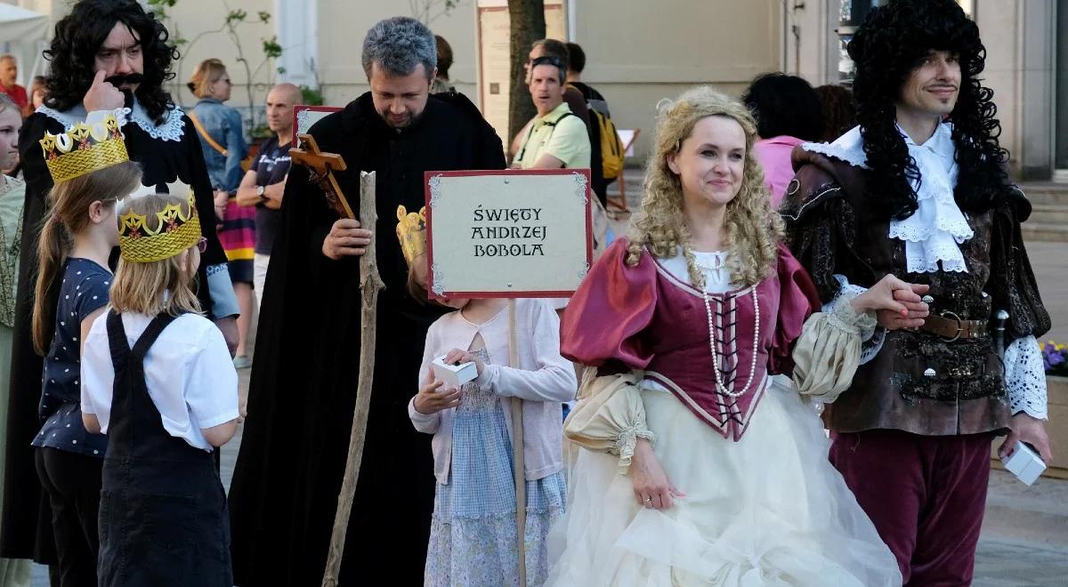 Orszak Dziejów 2022. Postacie historyczne na ulicach Warszawy