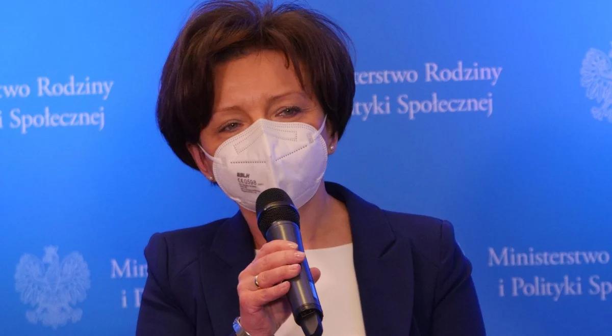 "To ważne dla poprawy sytuacji demograficznej kraju". Marlena Maląg o strategii rodzinnej i emerytalnej