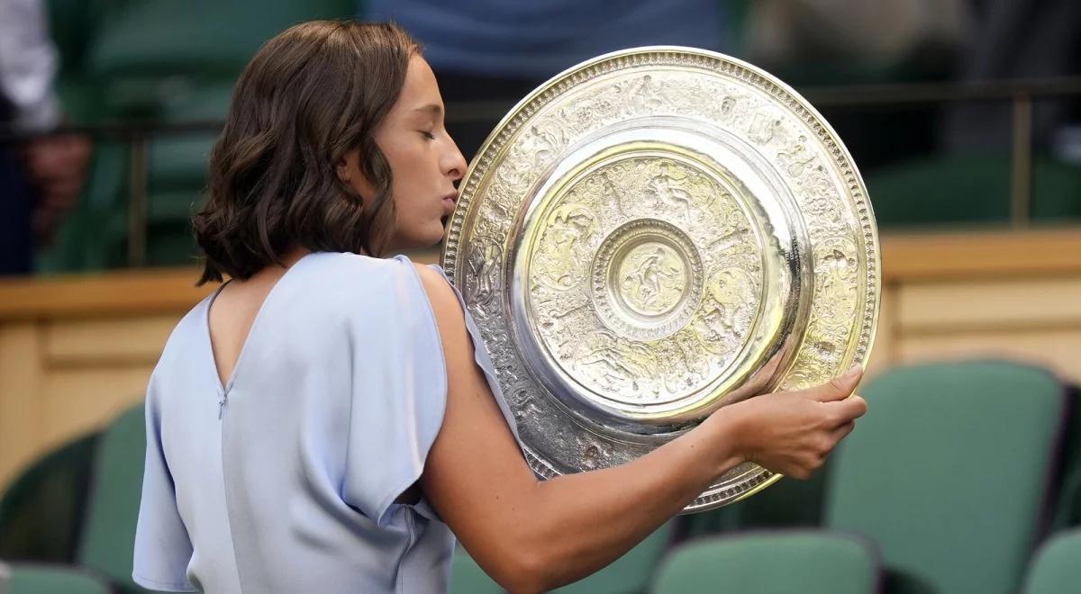 Iga Świątek oczarowała podczas sesji na Wimbledonie. Klasa, szyk i elegancja