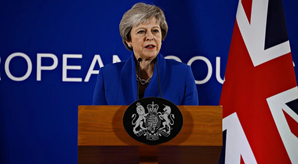 Reakcje na brexitową porażkę T. May i wniosek o wotum nieufności