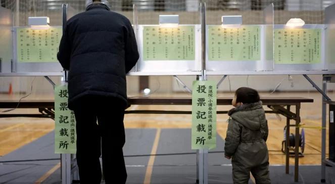 Japonia: rozpoczęły się przedterminowe wybory parlamentarne