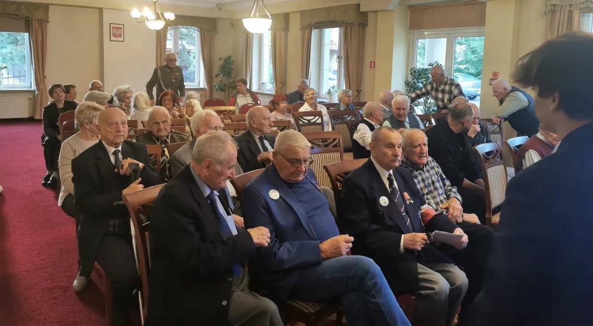 Więźniowie polityczni z lat 1944-1956 z odznaczeniami. "Zdali egzamin z polskości"
