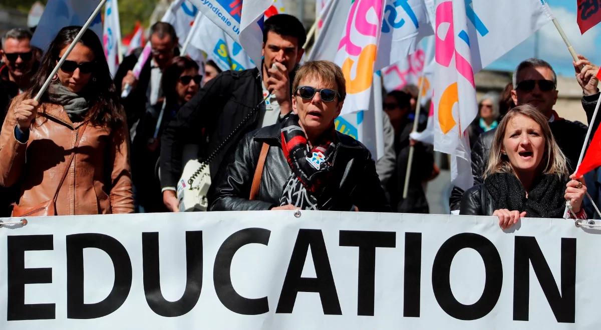 Francja: demonstracje i strajki nauczycieli niezadowolonych z reformy szkolnictwa
