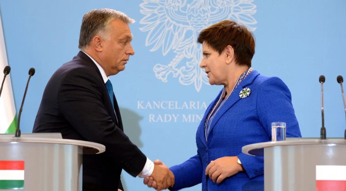Premierzy Polski i Węgier: droga, którą obraliśmy ws. migracji okazała się słuszna