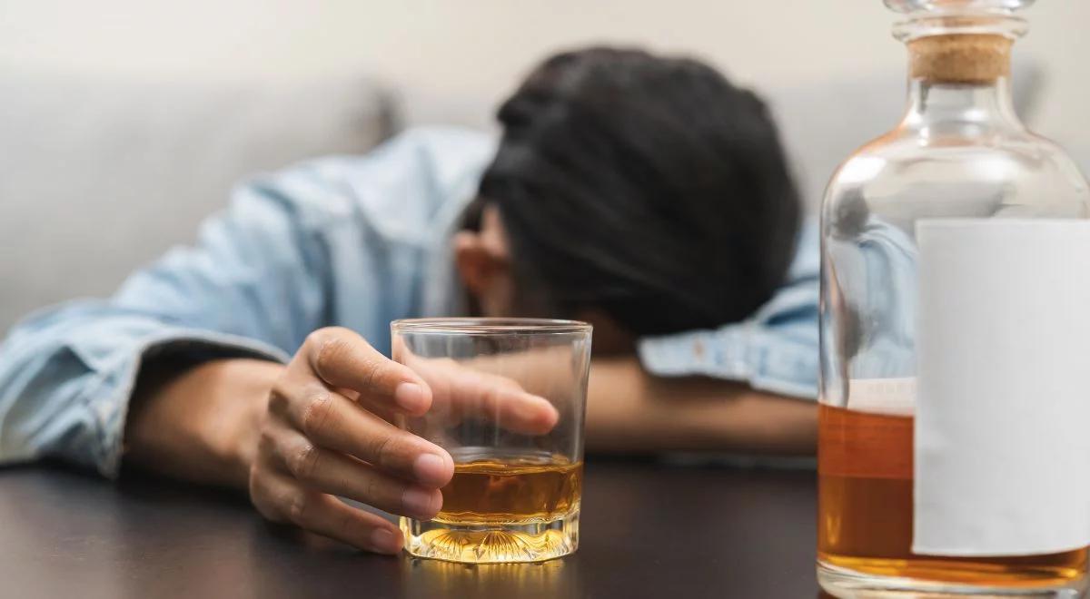 Polacy piją dużo, ale w Europie są gorsi. Nowy raport WHO o spożyciu alkoholu