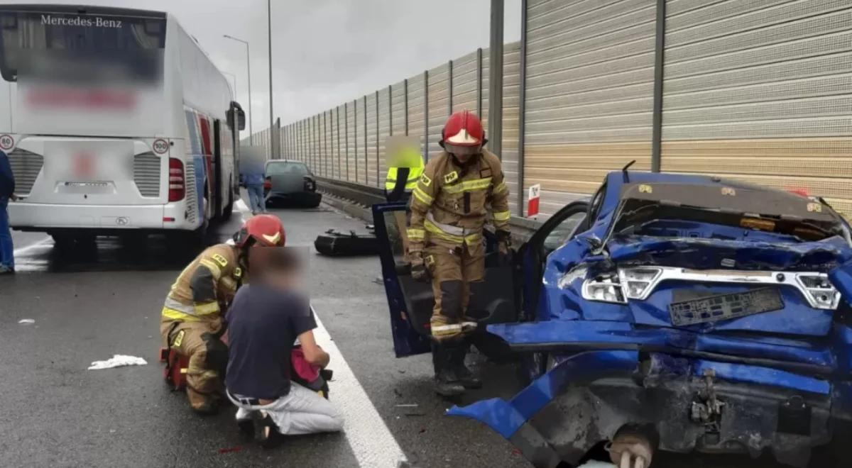 Groźny wypadek na S3 pod Myśliborzem. Autobus zderzył się z osobówką, są ranni