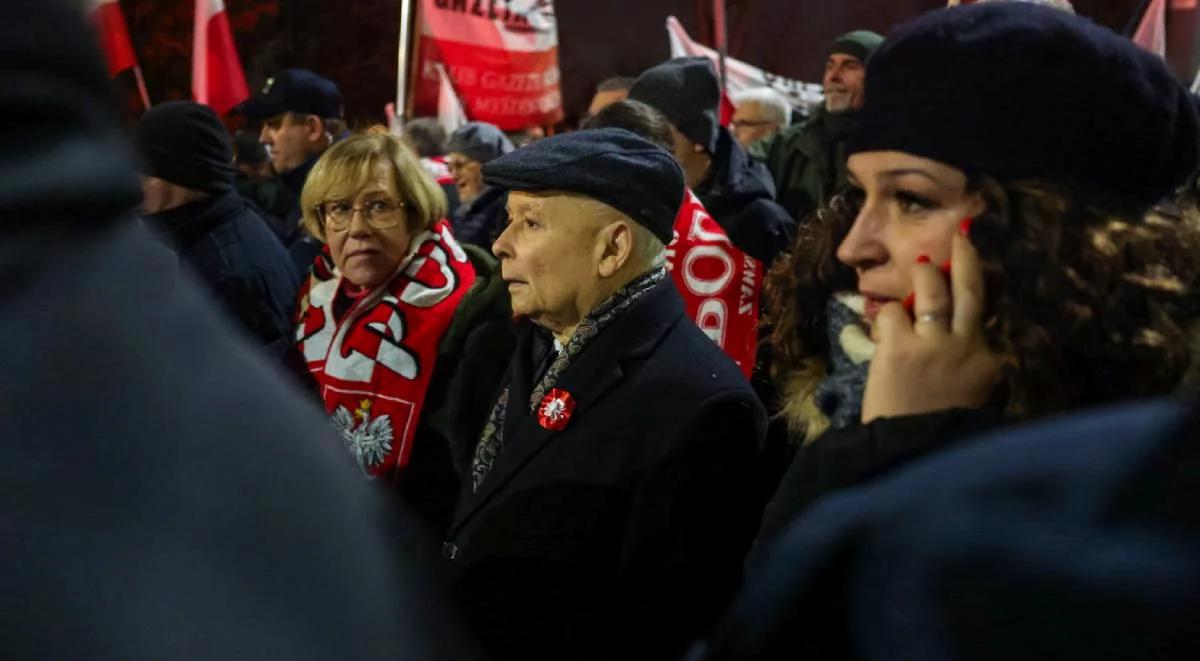 Politycy PiS na Marszu Niepodległości. Wiceszef MSWiA: postanowili ogrzać się w jego blasku