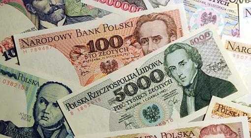 "Stare pieniądze" wciąż liczone w NBP