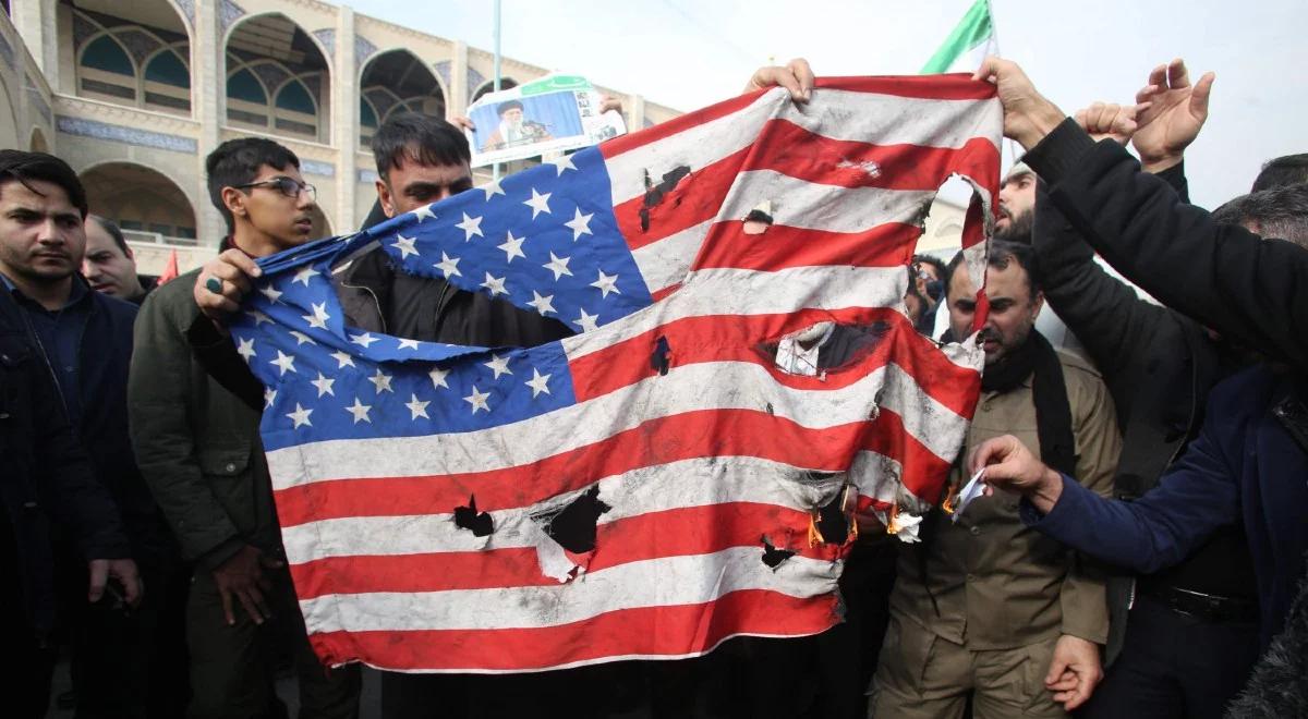 Zamach na Solejmaniego wzburzył Iran. Tysiące ludzi na ulicach