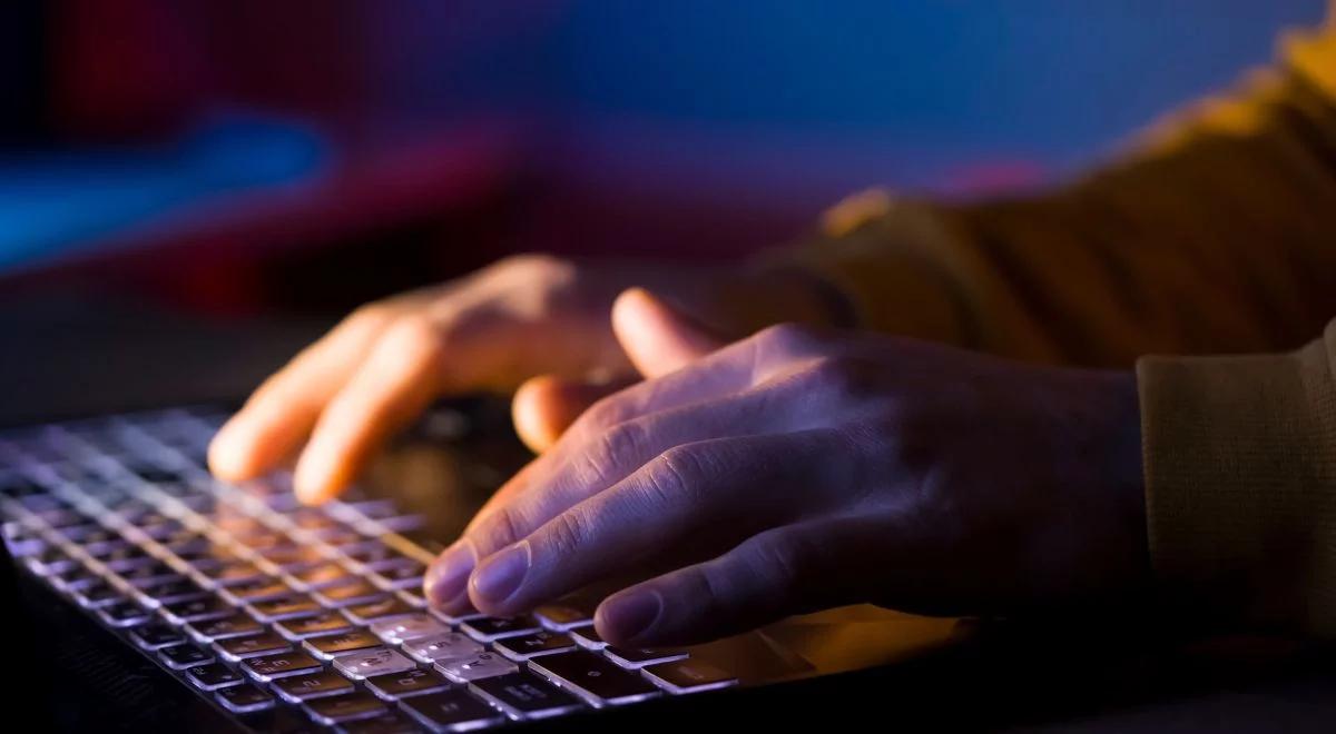 "Bezpośrednia reakcja na wsparcie Ukrainy". Kanadyjskie władze ostrzegają przed cyberatakami