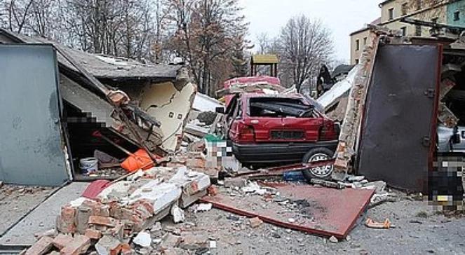 Samochód wybuchł w garażu: dwoje poważnie rannych