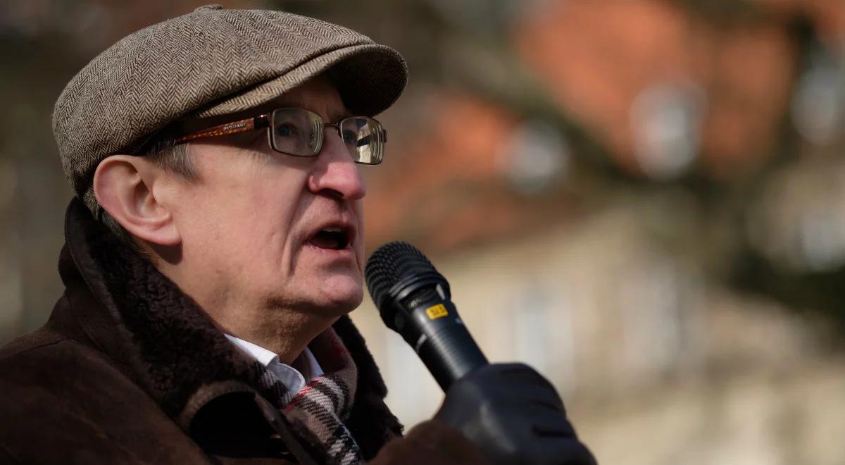 Działacz opozycji w PRL i jego asystent oskarżeni o korupcję. Sprawa została skierowana do sądu