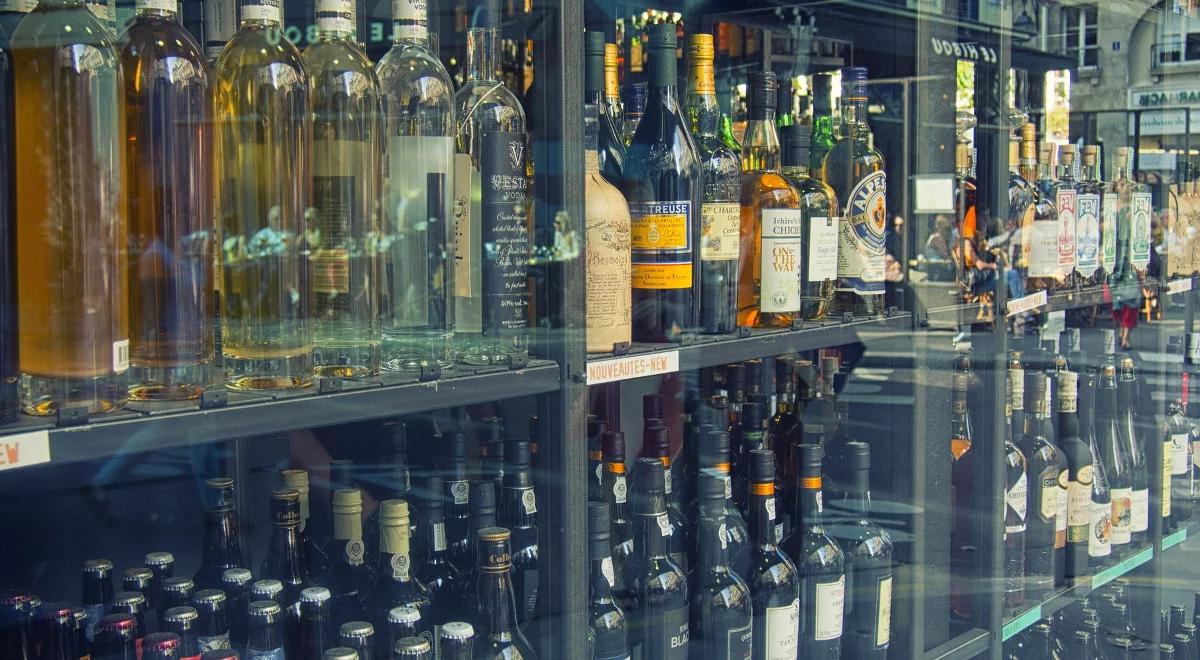 Posłowie ograniczają handel alkoholem w nocy. Samorząd może wydać zakaz sprzedaży od 22.00 do 6 rano