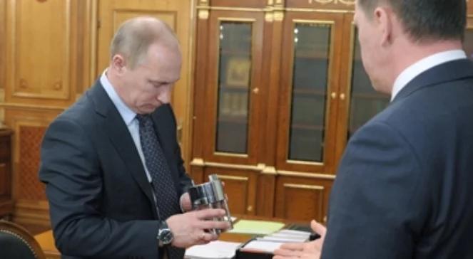 Putinowi przywieźli „wodę z jeziora Wostok”