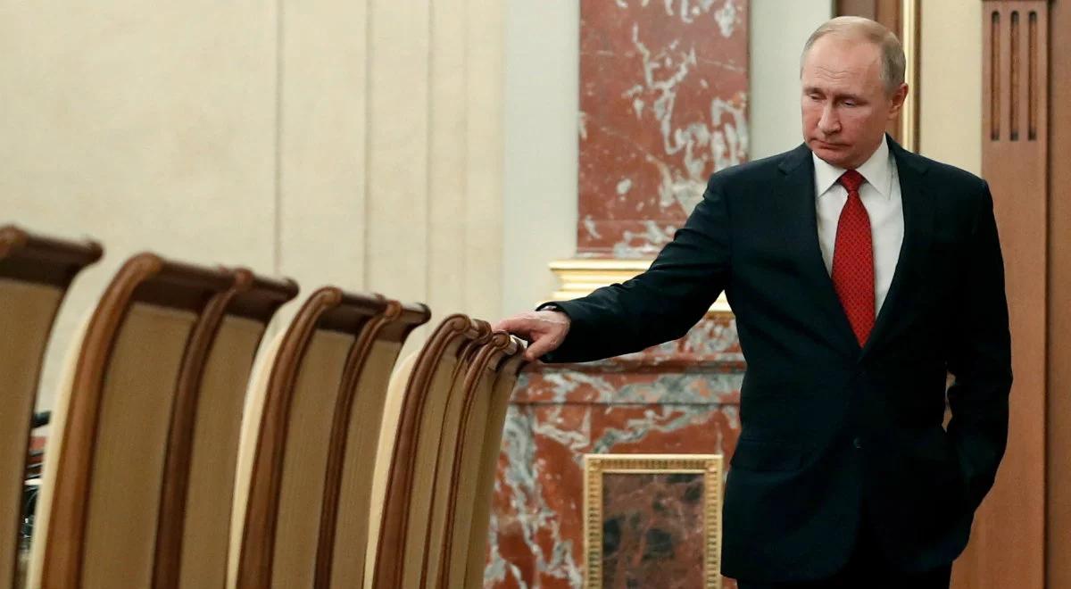 "Może skorzystać z doświadczeń Stalina". Rosyjska prasa o działaniach Putina