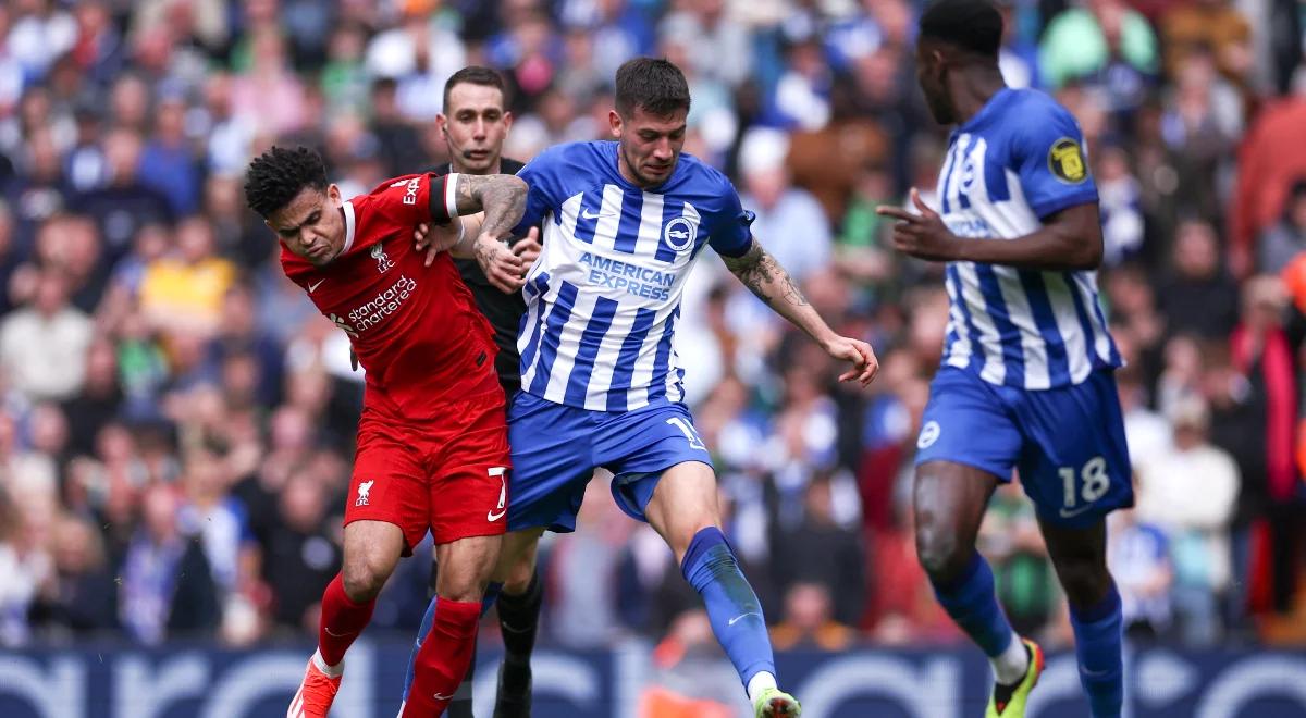 Liverpool z kompletem punktów. Jakub Moder miał udział przy golu