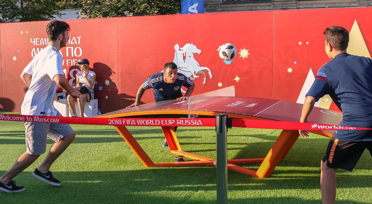 Koronawirus w sporcie. Teqball receptą na podtrzymanie formy piłkarzy? "Stół stał się boiskiem"